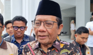 Mahfud MD di Univesitas Airlangga Surabaya - Holopis